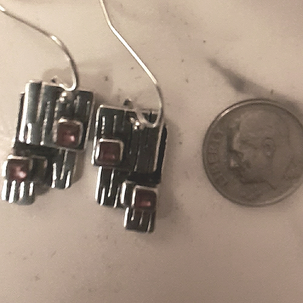 Nwot Silvertone earrings pierced abstract wire